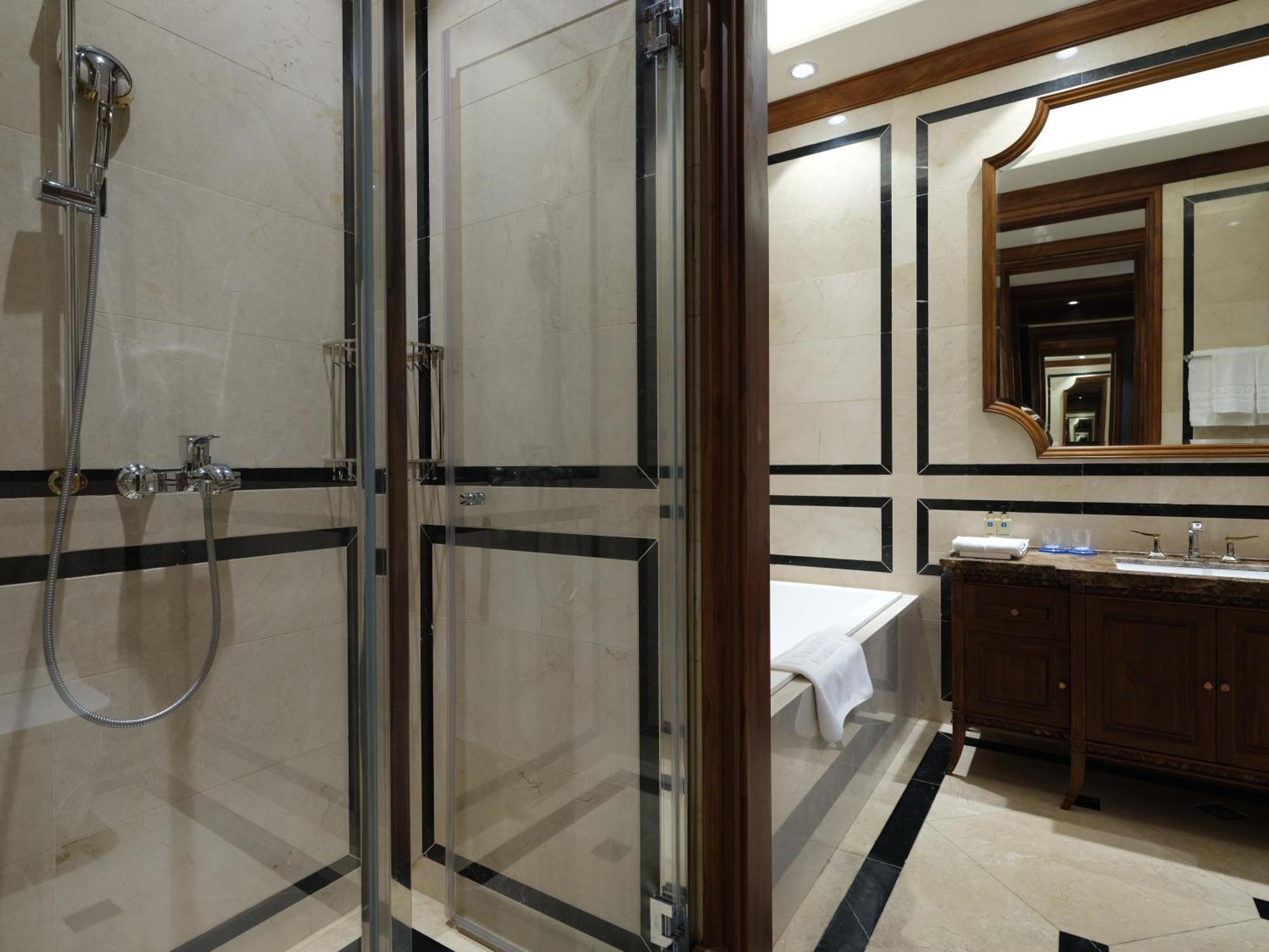 Wyndham Legend Halong Hotel Ha Long Exterior photo