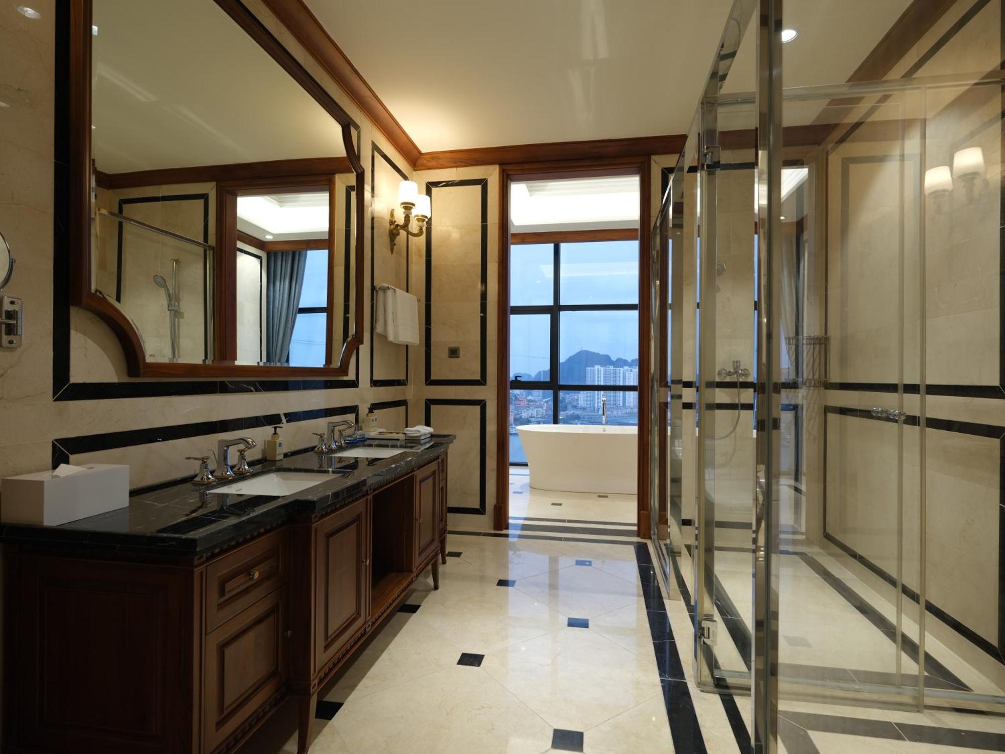 Wyndham Legend Halong Hotel Ha Long Exterior photo